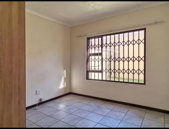 2 BEDROOM APARTMENT FOR SALE IN FRANKLIN ROOSEVELT PARK